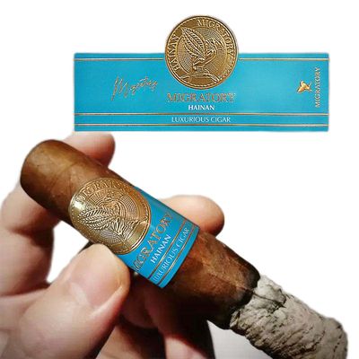 Αγορά Luxury 3D Effect Cigar Label with Pantone Color and UV Printing for Premium Cigar Bands online manufacture