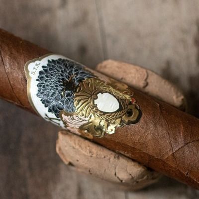 Καλή τιμή Professional Full-automatic Production OEM Service ISO9001 Certified Cigar Label and Band for Custom Embossed Designs σε απευθείας σύνδεση